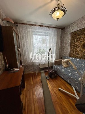 Продам трехкомнатную (3-комн.) квартиру, 18, Лесное п