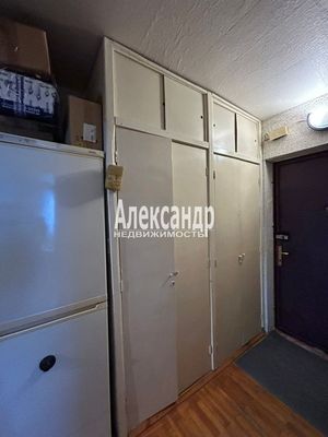 Продам трехкомнатную (3-комн.) квартиру, 18, Лесное п