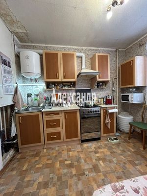 Продам трехкомнатную (3-комн.) квартиру, 18, Лесное п