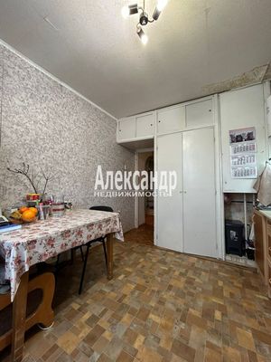 Продам трехкомнатную (3-комн.) квартиру, 18, Лесное п