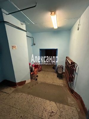 Продам трехкомнатную (3-комн.) квартиру, 18, Лесное п