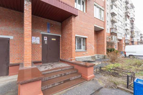 Продам трехкомнатную (3-комн.) квартиру, Авиаконструкторов пр-кт, 38к1, Санкт-Петербург г