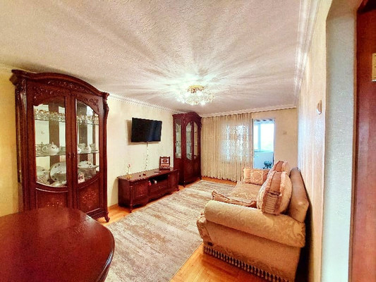 Продам трехкомнатную (3-комн.) квартиру, Ленина пр-кт, 61, Баксан г
