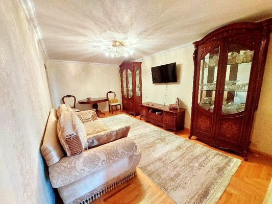 Продам трехкомнатную (3-комн.) квартиру, Ленина пр-кт, 61, Баксан г