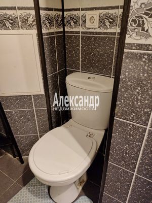 Продам однокомнатную (1-комн.) квартиру, Парковая ул, 18к5, Петергоф г