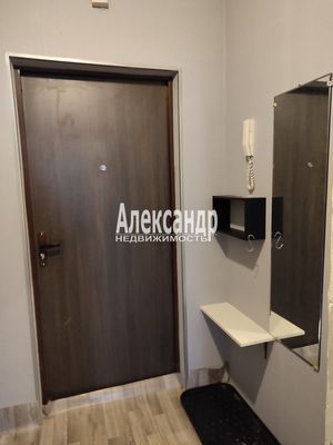 Продам однокомнатную (1-комн.) квартиру, Парковая ул, 18к5, Петергоф г