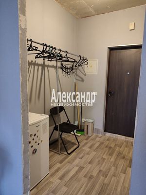 Продам однокомнатную (1-комн.) квартиру, Парковая ул, 18к5, Петергоф г
