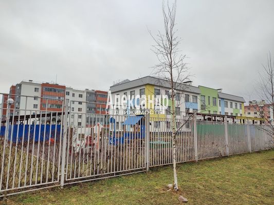 Продам однокомнатную (1-комн.) квартиру, Парковая ул, 18к5, Петергоф г