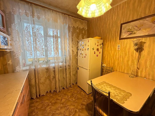 Продам двухкомнатную (2-комн.) квартиру, Маршала Чуйкова ул, 5, Казань г