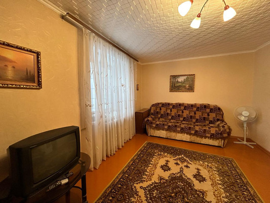 Продам двухкомнатную (2-комн.) квартиру, Маршала Чуйкова ул, 5, Казань г