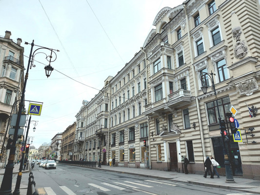 Продам трехкомнатную (3-комн.) квартиру, Пестеля ул, 13-15, Санкт-Петербург г