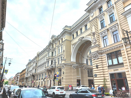 Продам трехкомнатную (3-комн.) квартиру, Пестеля ул, 13-15, Санкт-Петербург г