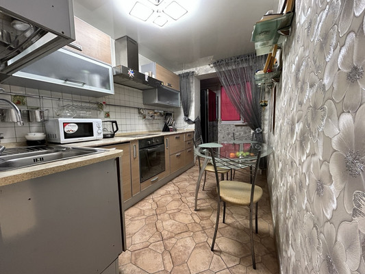 Продам трехкомнатную (3-комн.) квартиру, Ленинский пр-кт, 20а, Йошкар-Ола г