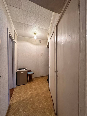 Продам двухкомнатную (2-комн.) квартиру, 35-й мкр, 10, Октябрьский г