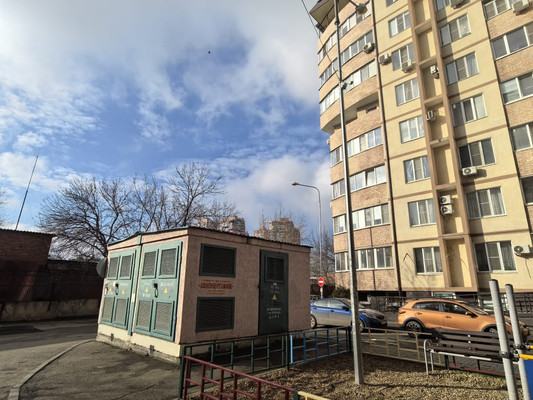 Продам однокомнатную (1-комн.) квартиру, им. Селезнева ул, 4к10, Краснодар г