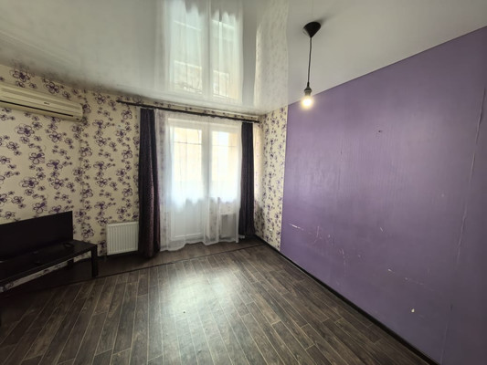 Продам однокомнатную (1-комн.) квартиру, им. Селезнева ул, 4к10, Краснодар г