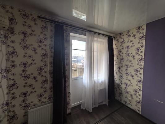 Продам однокомнатную (1-комн.) квартиру, им. Селезнева ул, 4к10, Краснодар г