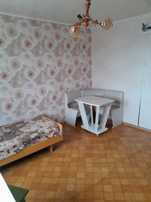 Продам комнату в 8-комн. квартире, Ленина ул, 100, Волгодонск г