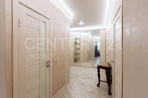 Продам трехкомнатную (3-комн.) квартиру, Пугачева ул, 20А , Зеленоградск г