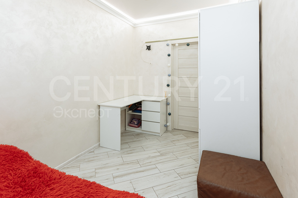 Продам трехкомнатную (3-комн.) квартиру, Пугачева ул, 20А , Зеленоградск г