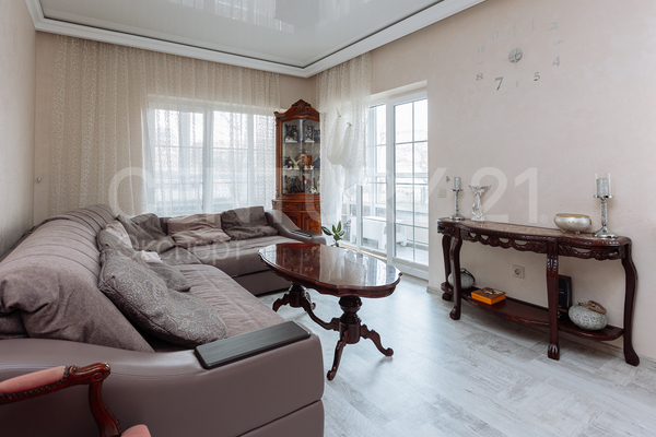 Продам трехкомнатную (3-комн.) квартиру, Пугачева ул, 20А , Зеленоградск г