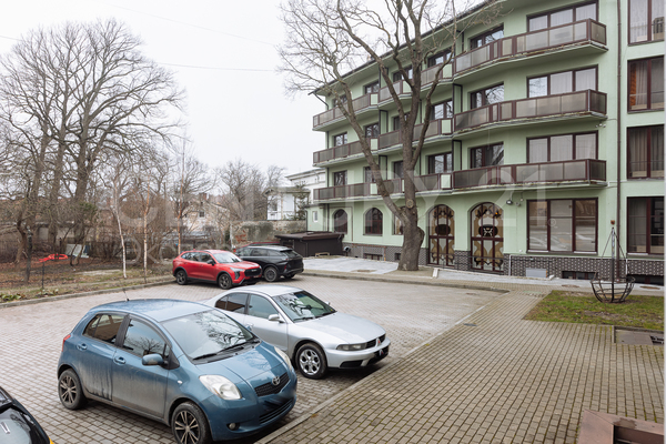 Продам трехкомнатную (3-комн.) квартиру, Пугачева ул, 20А , Зеленоградск г