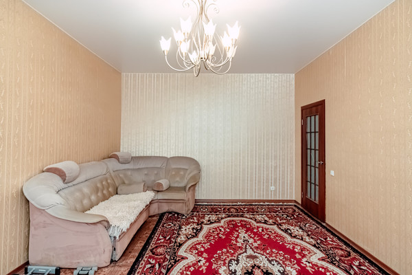 Продам трехкомнатную (3-комн.) квартиру, Зеленодольская ул, 1, Ханты-Мансийск г