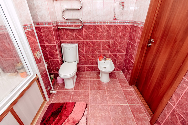 Продам трехкомнатную (3-комн.) квартиру, Зеленодольская ул, 1, Ханты-Мансийск г