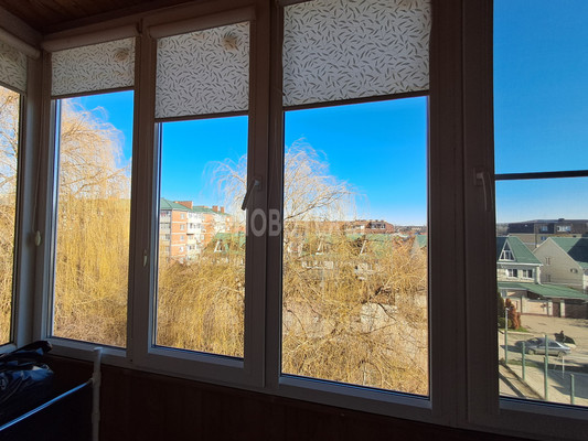 Продам двухкомнатную (2-комн.) квартиру, Ленина ул, 244, Горячий Ключ г