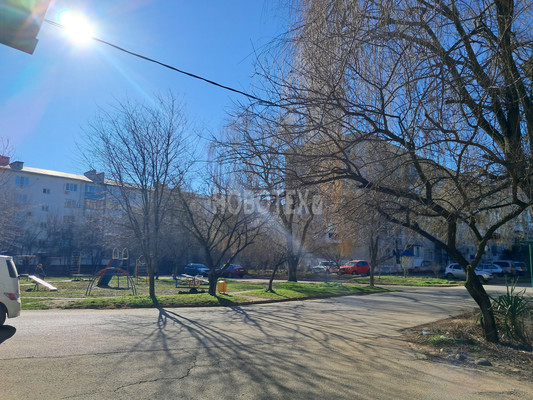 Продам двухкомнатную (2-комн.) квартиру, Ленина ул, 244, Горячий Ключ г