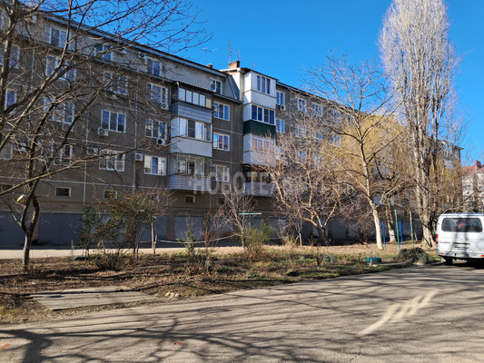 Продам двухкомнатную (2-комн.) квартиру, Ленина ул, 244, Горячий Ключ г