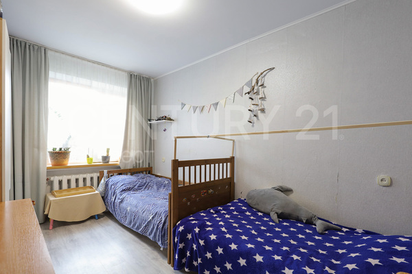Продам двухкомнатную (2-комн.) квартиру, Островского ул, 15 , Калининград г