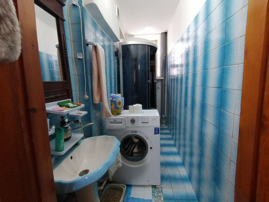 Продам трехкомнатную (3-комн.) квартиру, Железнодорожная ул, 10, Ишим г