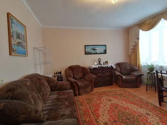 Продам трехкомнатную (3-комн.) квартиру, Железнодорожная ул, 10, Ишим г