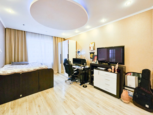 Продам однокомнатную (1-комн.) квартиру, Ледовая ул, 19, Ханты-Мансийск г