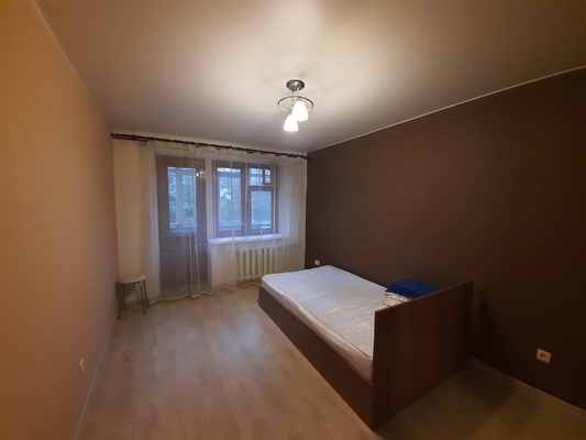 Продам двухкомнатную (2-комн.) квартиру, Гагарина ул, 42, Рязань г