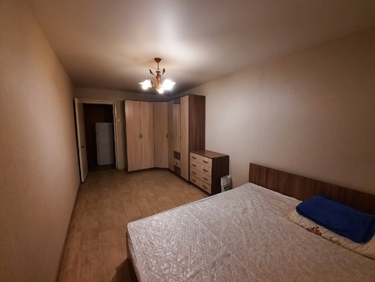 Продам двухкомнатную (2-комн.) квартиру, Гагарина ул, 42, Рязань г
