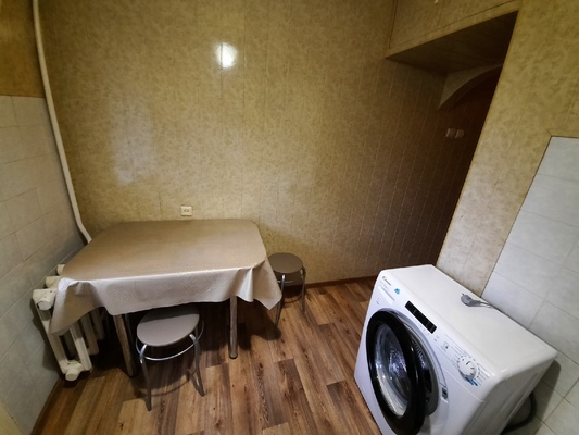 Продам двухкомнатную (2-комн.) квартиру, Гагарина ул, 42, Рязань г