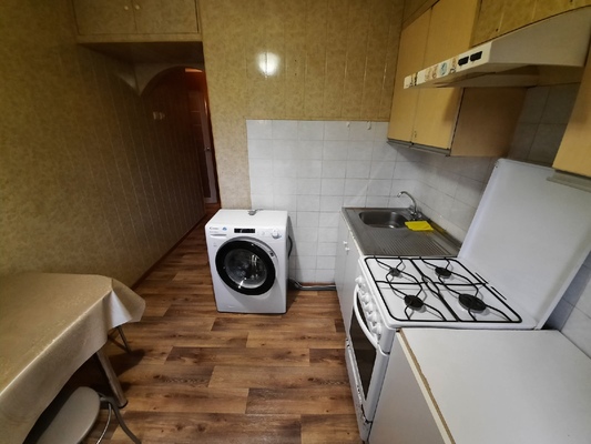 Продам двухкомнатную (2-комн.) квартиру, Гагарина ул, 42, Рязань г