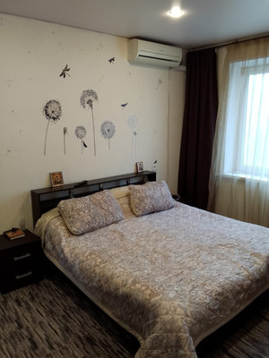 Продам трехкомнатную (3-комн.) квартиру, Строителей пр-кт, 18а, Волгодонск г