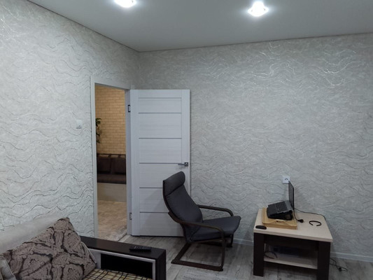 Продам трехкомнатную (3-комн.) квартиру, Строителей пр-кт, 18а, Волгодонск г