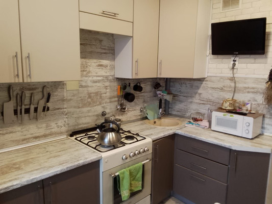 Продам трехкомнатную (3-комн.) квартиру, Строителей пр-кт, 18а, Волгодонск г