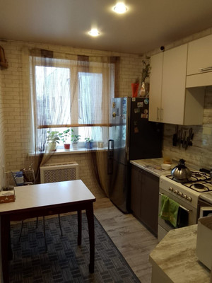Продам трехкомнатную (3-комн.) квартиру, Строителей пр-кт, 18а, Волгодонск г