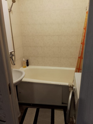 Продам трехкомнатную (3-комн.) квартиру, Строителей пр-кт, 18а, Волгодонск г