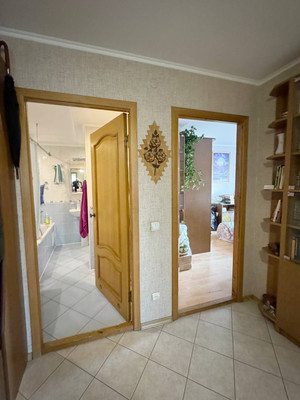 Продам трехкомнатную (3-комн.) квартиру, Адмирала Трибуца наб, 53, Калининград г
