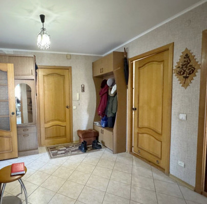 Продам трехкомнатную (3-комн.) квартиру, Адмирала Трибуца наб, 53, Калининград г