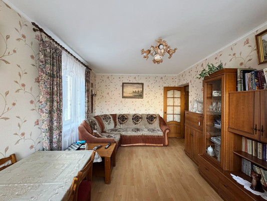 Продам трехкомнатную (3-комн.) квартиру, Адмирала Трибуца наб, 53, Калининград г