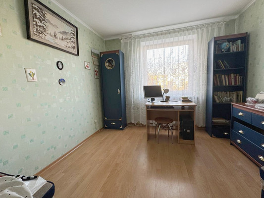 Продам трехкомнатную (3-комн.) квартиру, Адмирала Трибуца наб, 53, Калининград г