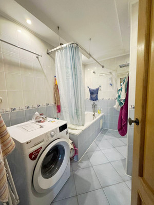 Продам трехкомнатную (3-комн.) квартиру, Адмирала Трибуца наб, 53, Калининград г