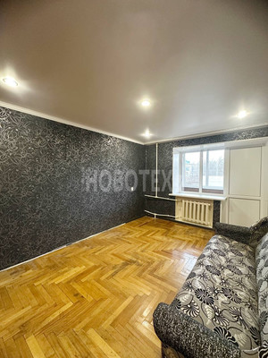 Продам трехкомнатную (3-комн.) квартиру, Филатова ул, 3, Майский п